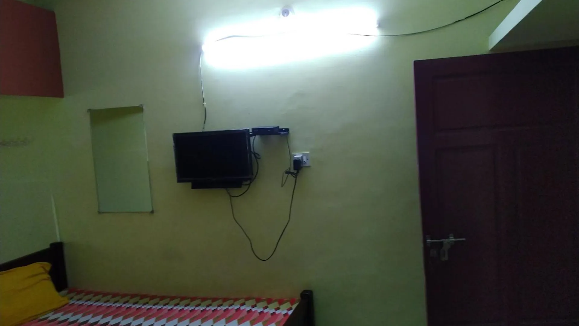 Anju Tourist House Hotel Kazhakuttam